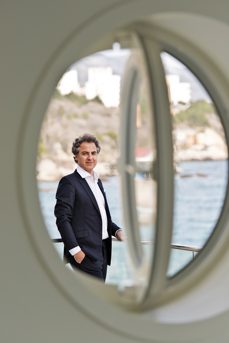 96ead8171f6f44dd-_ILL2334_low